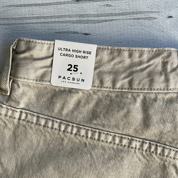 NWT Pacsun Light Gray Ultra High Rise Cargo Short 25 - Picture 8 of 11